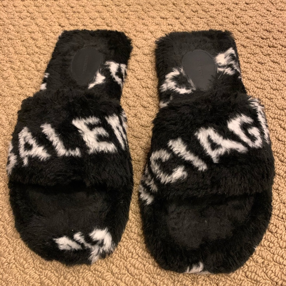 Balenciaga Fluffy Slides 39